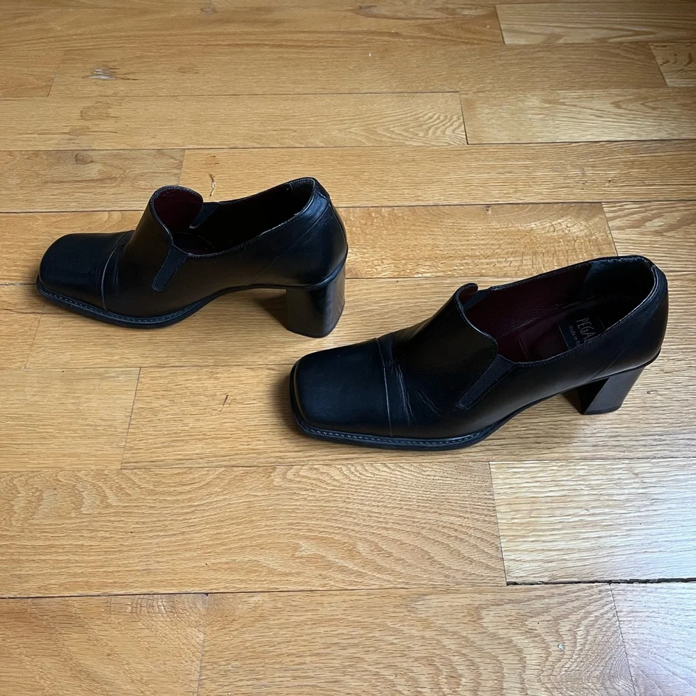 90s vintage Pegabo Black Leather Block Heel Pumps - Picture 2 of 5